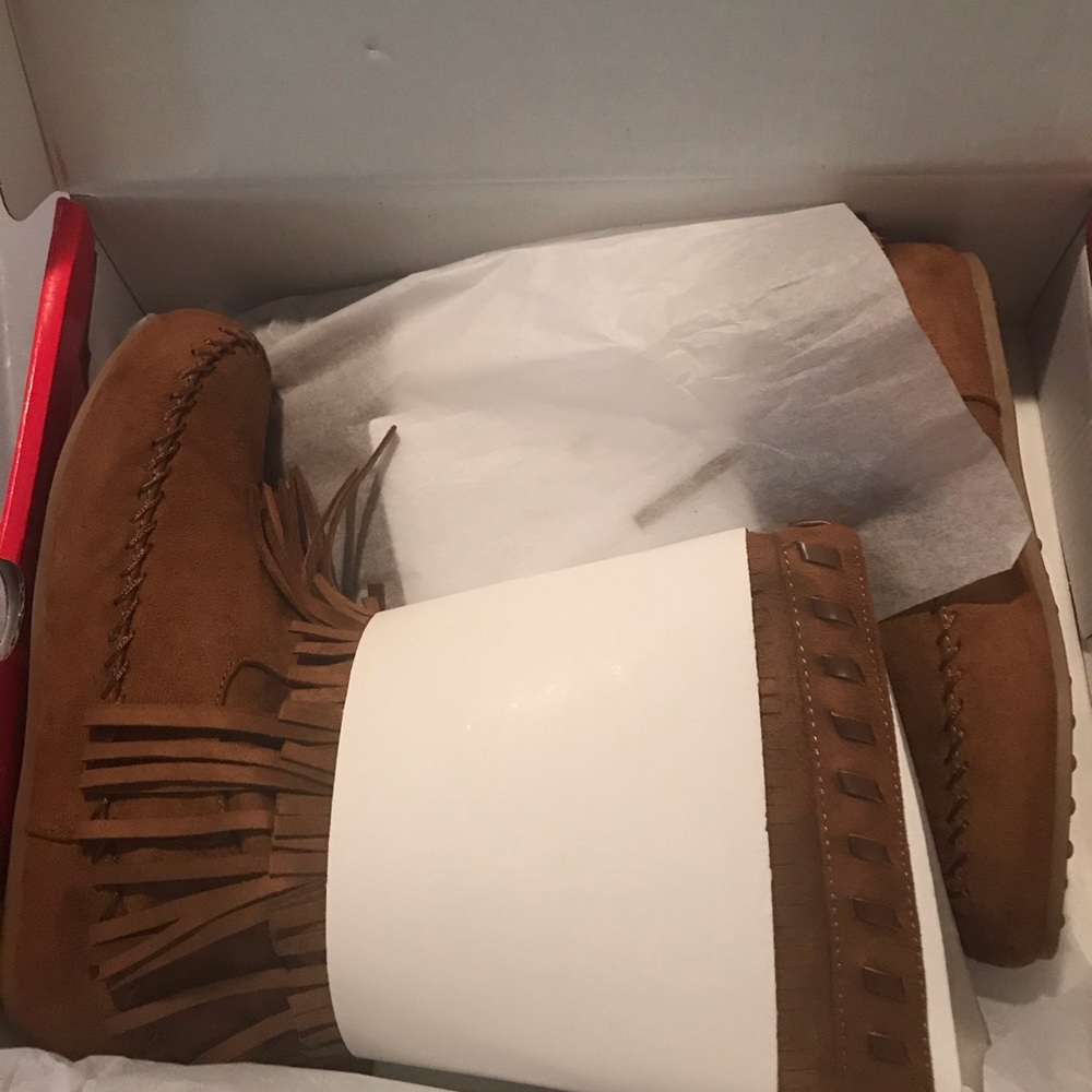 💟Host Pick::Brand New Youth Girls Boots - Picture 2 of 3